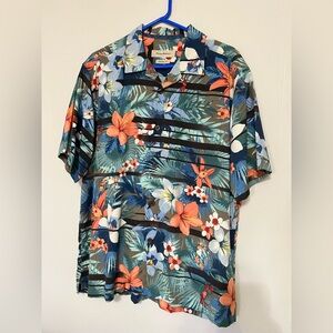 Men’s Tommy Bahama button down Aloha shirt size L